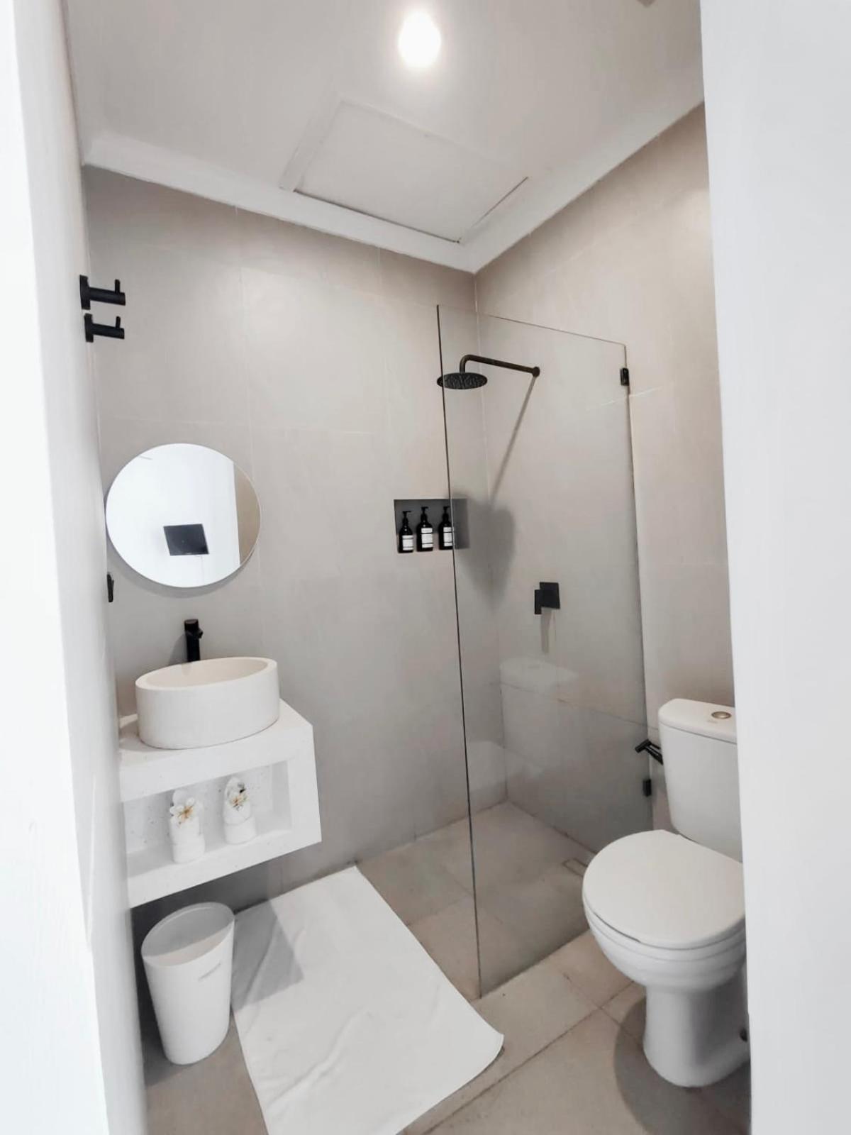 Casa De Lupe 5 Bedroom Villa In Kerobokan Σεμινιάκ Εξωτερικό φωτογραφία